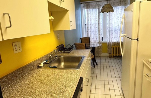 Cleveland Circle Apartment | Enchanting apartment with WiFi/furnished in vibrant Boston hood on the trains.