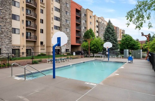 Wisconsin Dells Condo | Entire 3 Bedroom 2,040 sq ft Condo! Shuffleboard/Arcade Games/Treehouse Bunks/River View!