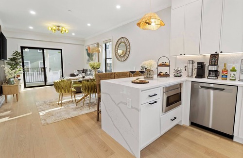 East Somerville Apartment | Entire Boston Home/New Build