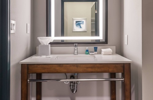 Downtown Anchorage Hotel | Four Points by Sheraton Anchorage Downtown