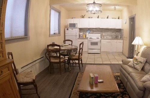 Porcupine Park Apartment | Gallatin River Access- 15 minutes from skiing Big Sky