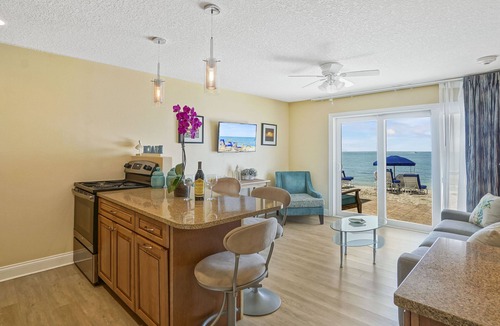 Key Colony Beach Hotel | Glunz Ocean Beach Hotel & Resort