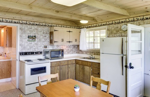 Hackensack Cottage | Hackensack Waterfront Retreat on Tenmile Lake