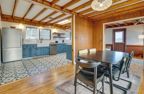 Henderson Cottage | Henderson Cabin w/Deck & Scenic Lake Views!