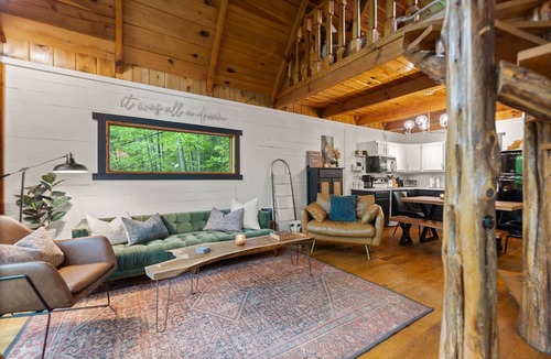 Stanton Cabin | Immerse Yourself into the Wilderness of Kentucky!