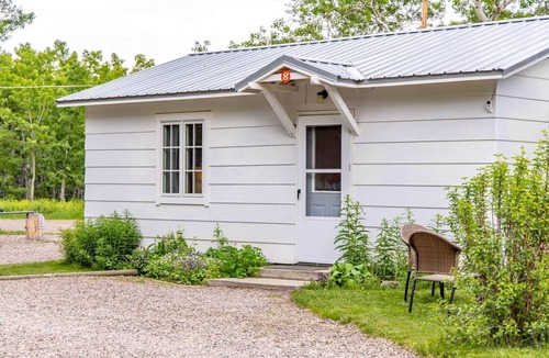 East Glacier Park Village House | Jacobson's Cottages Cabin #8