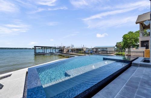Granite Shoals House | Lakefront Stay for 16 with Pool Dock & Game Room