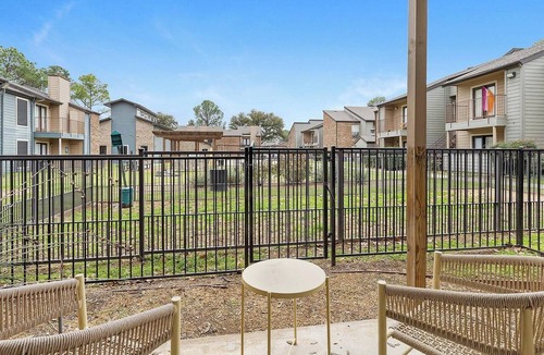 Denton Apartment | Landing | Beautiful 2BD, Gym, Courtyard