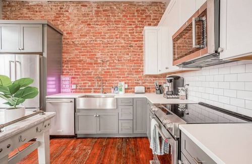 Mount Auburn Condo | Light & Airy, Spacious 2B 2Bath Downtown City View