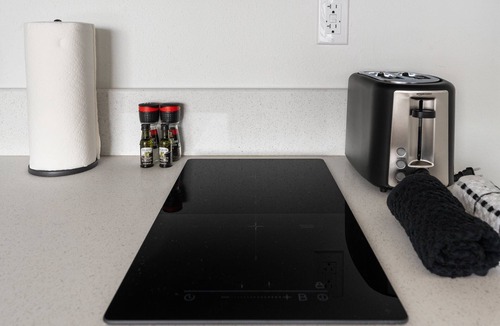Greenway Plaza-Upper Kirby Apartment | Lodgeur | Studio w/fast WiFi & desk | Upper Kirby