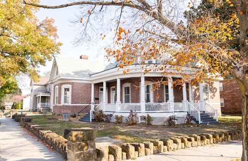 Cape Girardeau Apartment | Luxury Loft Gallery next to Southeast Missouri State River Campus in Downtown CG