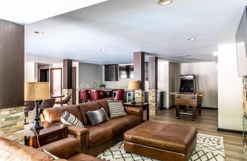 Grand Beach House | Mac's Bluff