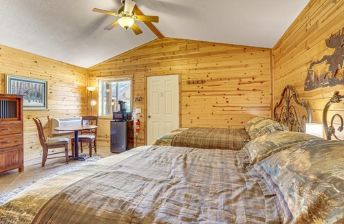 Waumandee Apartment | Mississippi River Basecamp! Studio 24 Mi to Winona
