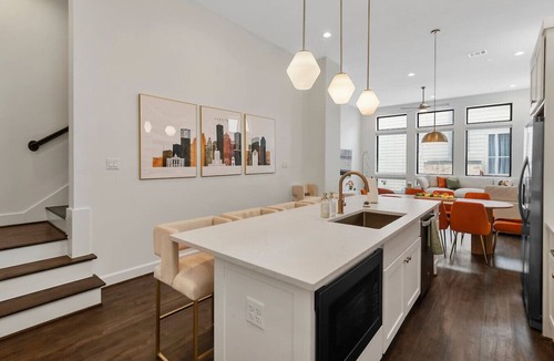 Montrose House | Modern 14BR/14BA Duo Sleeps 36 Houston Rooftop