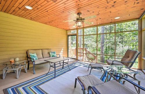 Rome House | Nekoosa Golf Course Retreat w/Hot Tub!