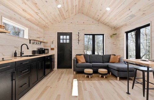 Ironton Apartment | New! Tiny House Couples Retreat, Outdoor Shower