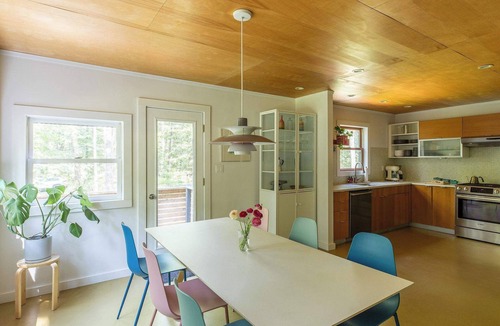 Chatham House | Nordic Cabin - Light-Filled & Spacious with Firepit