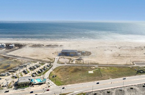 Galveston Apartment | Palm Springs Studio Apartment