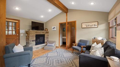 Red Lodge House | Pinecone Cabin
