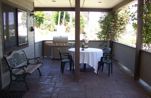 Somers Apartment | Private Guest Quarters Overlooking Somers Bay