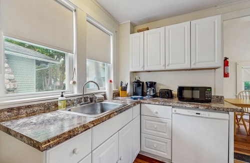 Bar Harbor Cottage | Quaint Family-Friendly Cottage Near Main Street w/Free WiFi and Partial A/C