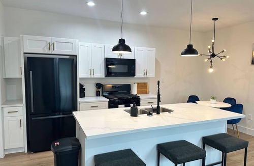 Northside House | Quiet 3BR Home Fast Access to IAH Downtown