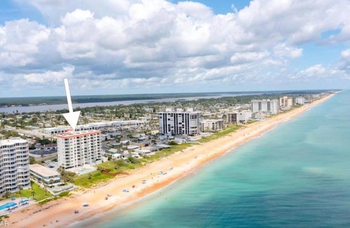 Seawinds Condo Apartment | Quiet direct oceanfront 2 bed 2 bath condo w/pool