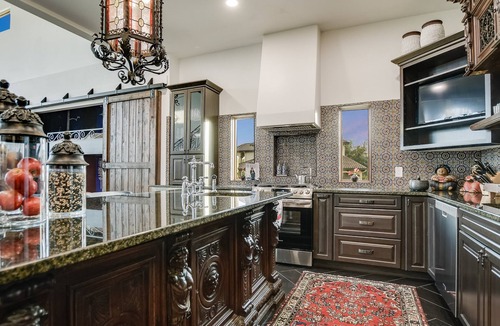 Spicewood Villa | Romantic getaway! Or bring the family to tour the Texas Hill Country!