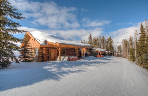 Big Sky Cabin | Rustic Ridge Hideaway | Hot Tub + Elite Ski Access