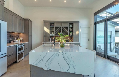 Salem House | Salem Waterfront Couples Retreat - 1 mi Downtown!