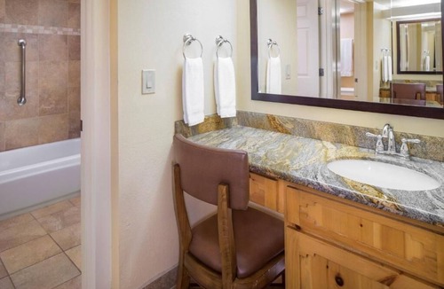 Northeast Santa Fe Resort | Santa Fe | Couples Desert Retreat | Pool + Downtown