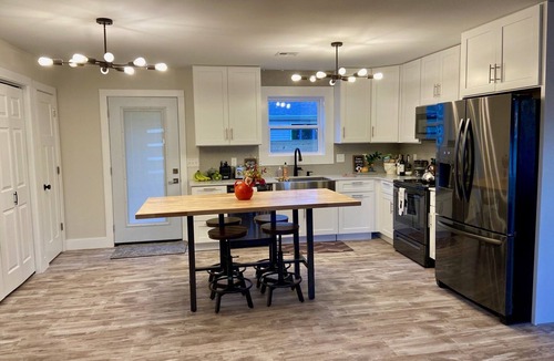 Downtown House | Short bike or walk to Downtown Bentonville Square & The Momentary!