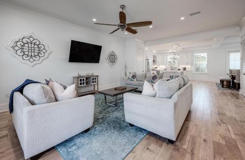Emerald Waters Village House | Simon Seas