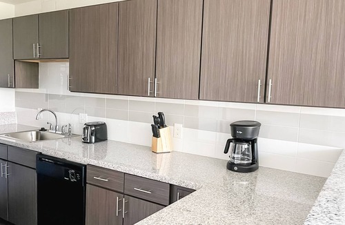 Mount Auburn Apartment | Sleepover: Pristine 1BD/1BA + Gym - Downtown Cincinnati