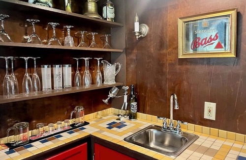 Bar Harbor House | Spacious 19th century 7 bedroom family farmhouse close to Acadia and the shore