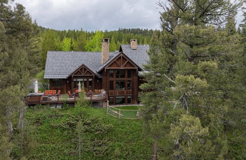 Spanish Peaks House | Spacious 5-bedroom house with private access to Ousel falls trail!