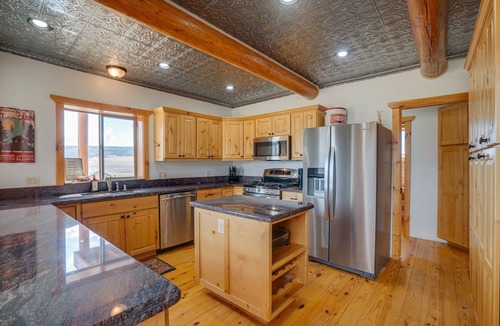 Angel Fire House | Spacious lodge with stunning Moreno Valley views