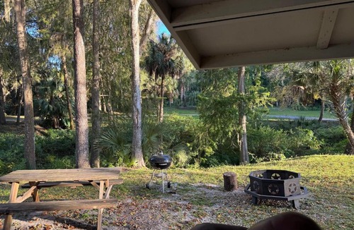 Satsuma Apartment | St Johns River Cabin