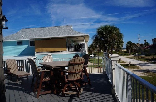Marineland Acres House | Steps to Beach - 3BR/3BA - Sleeps 8 - Garage