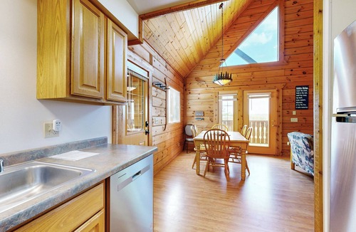 Warrens House | Steps to Three Bears Resort! Outdoorsy Escape