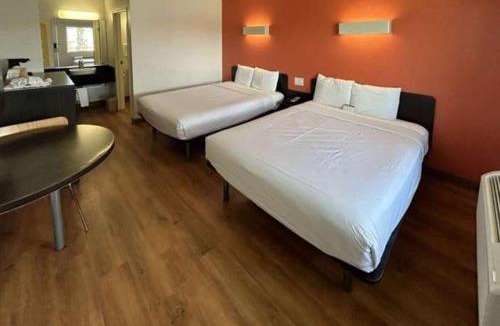 La Sierra Hotel | Studio 6 Suites - Riverside, CA South