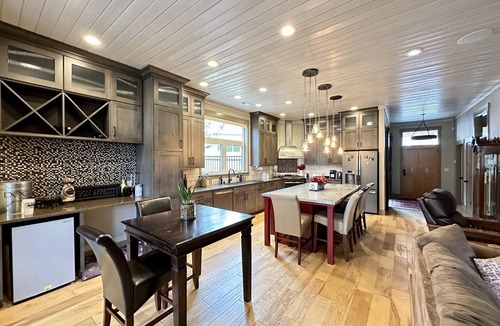 Billings House | Stunning custom comfy home in quiet NW Billings