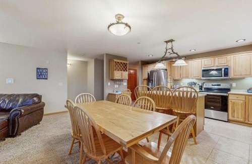 Arkdale House | Sunset Condominiums: The Retreat