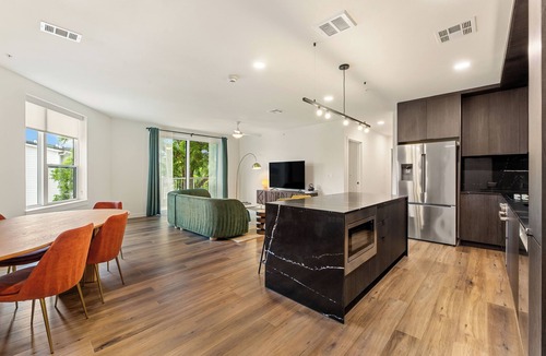 South Lamar Hotel | The Code Hotel