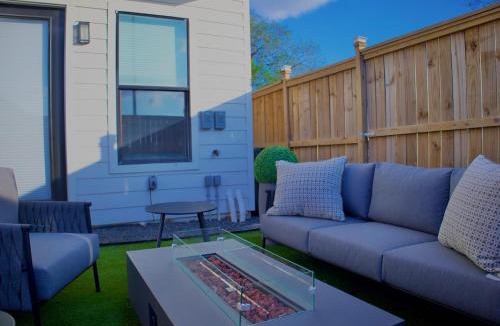 South Central Houston House | The Grand Harris