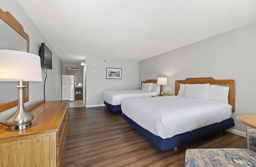 Ogunquit - Wells Hotel | The Mariner Resort