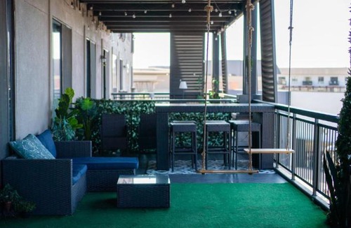 North Burnet Apartment | The Treehouse Spacious & Fun 2BR Retreat in the Heart of the Domain