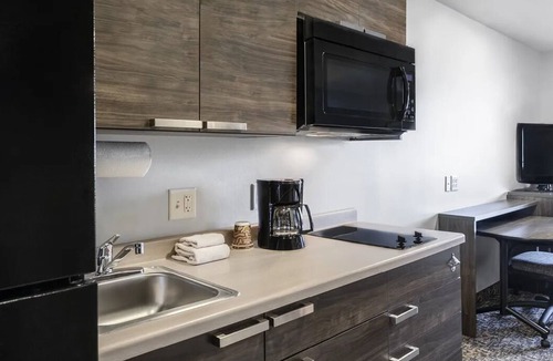 Moab House | Unwind in a Spacious Room with Kitchen, Pet-Friendly, Free Parking