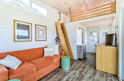 Lakehurst House | Updated Texas Tiny Home Rental on Lake Travis