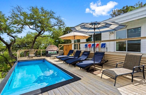 Lakehurst House | Updated Texas Tiny Home Rental on Lake Travis